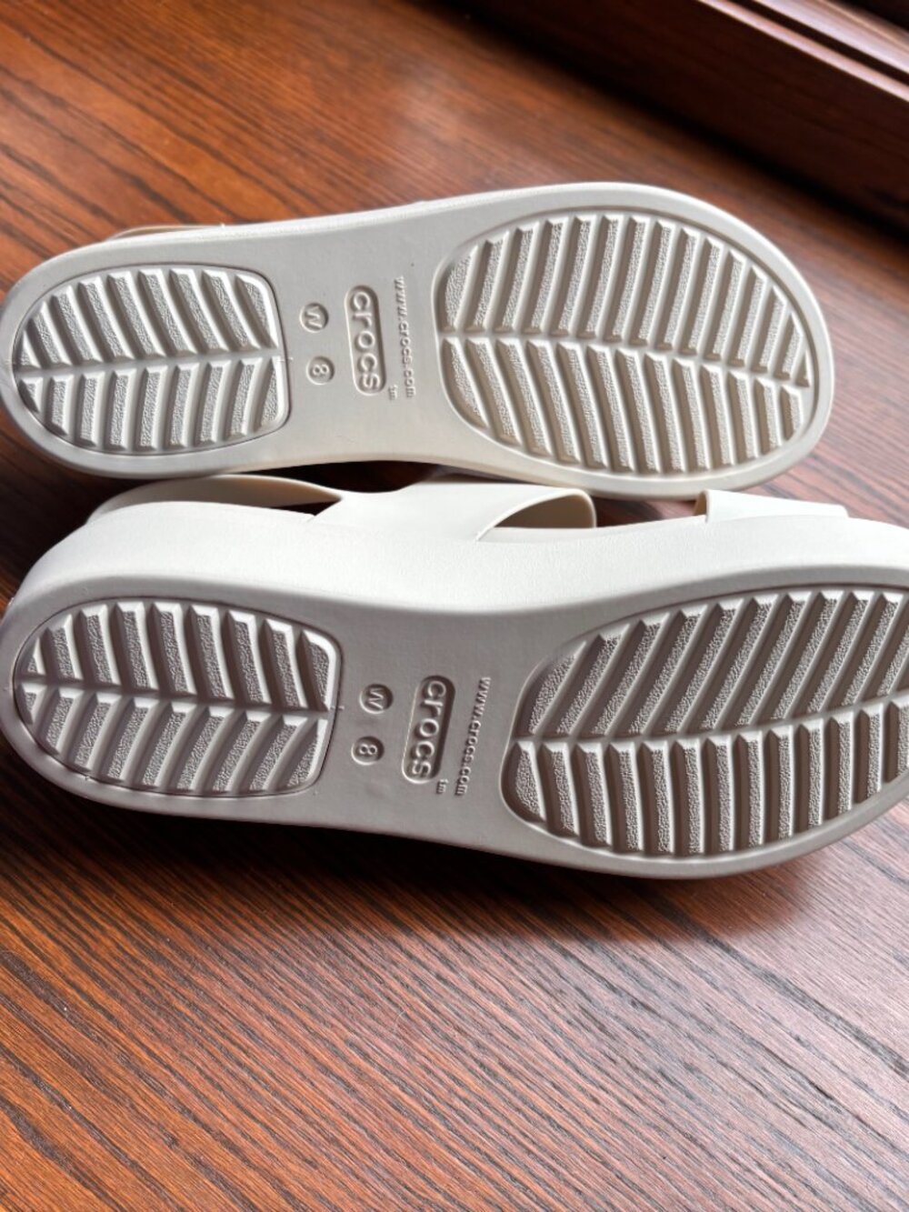 NEW  NWT Crocs Brooklyn Low Wedge Sandals – Bone/Latte – Women's Size 8 - Picture 3 of 3